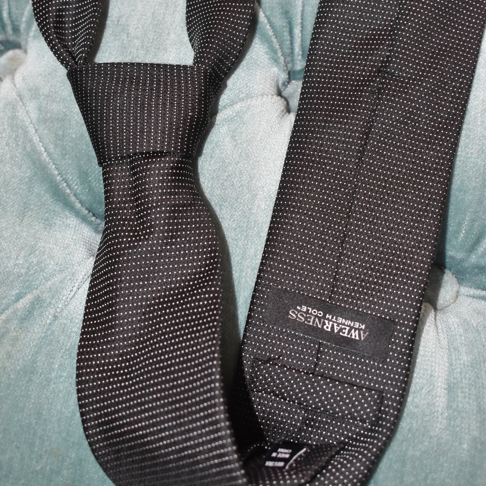 Kenneth Cole Awearness Tie
